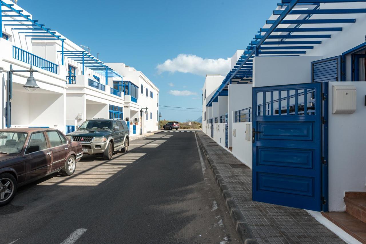 Modern Beach House In Famara Extérieur photo