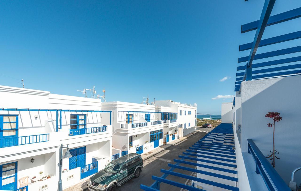Modern Beach House In Famara Extérieur photo